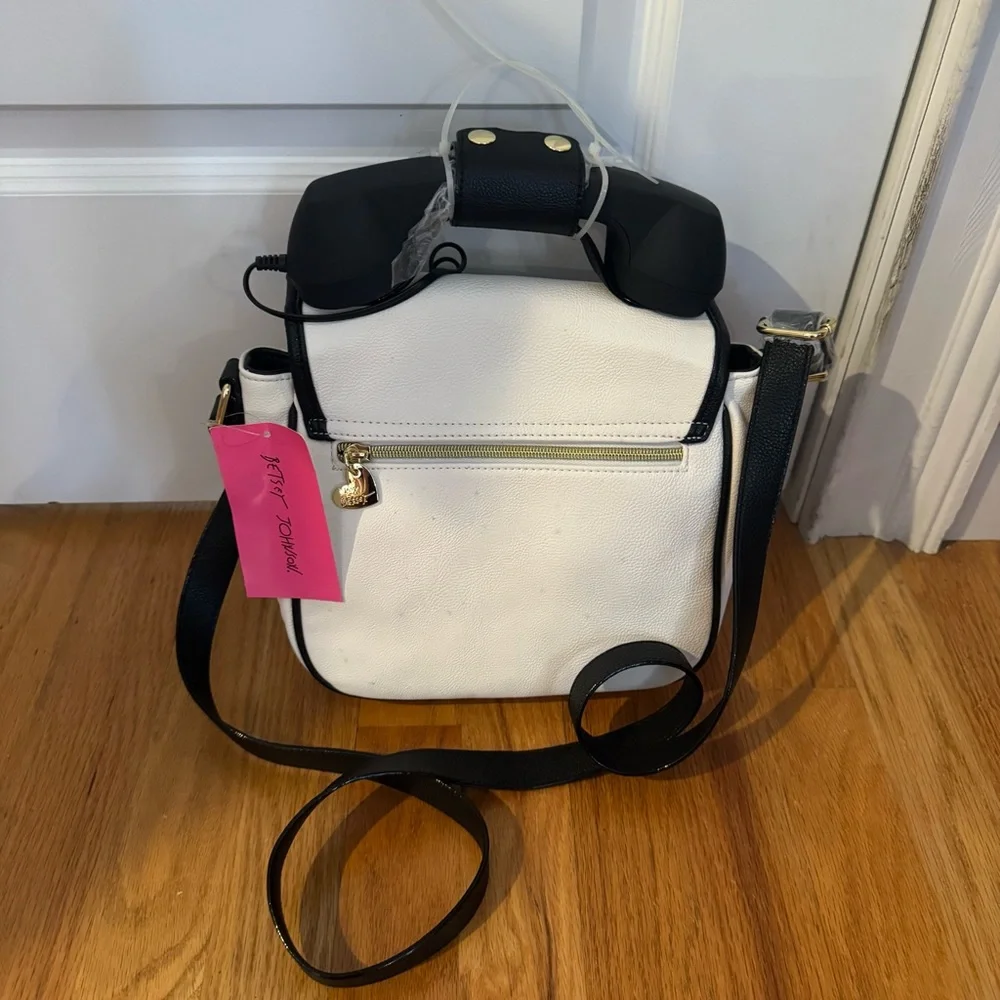 Betsey Johnson White and Black Phone Bag - Picture 2 of 7